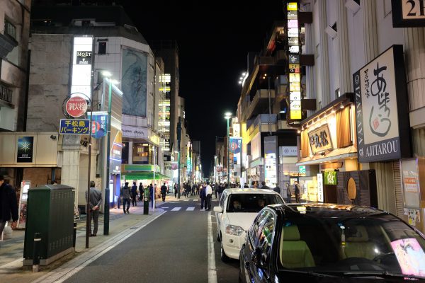 夜の国分寺。怖いお兄ちゃんたくさんいてワーイたのしー