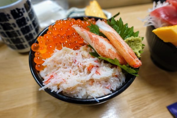 かにいくら丼（1,980円）。息子氏がほとんど食べました。