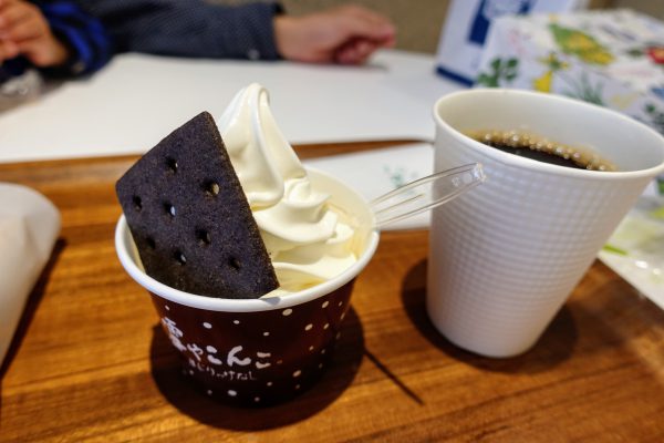 雪こんチーズ（300円）。札幌のソフトクリーム全部美味しいです。