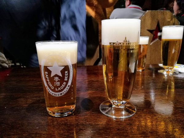 2杯のビールが試飲できます。しかも1つはここでしか飲めない一品。